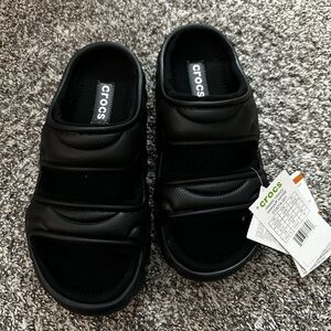 Crocs Classic Cozzzy Sandal